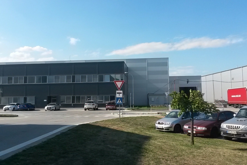 Výrobné haly / SAS Automotive SAS Automotive - Devínska Nová Ves